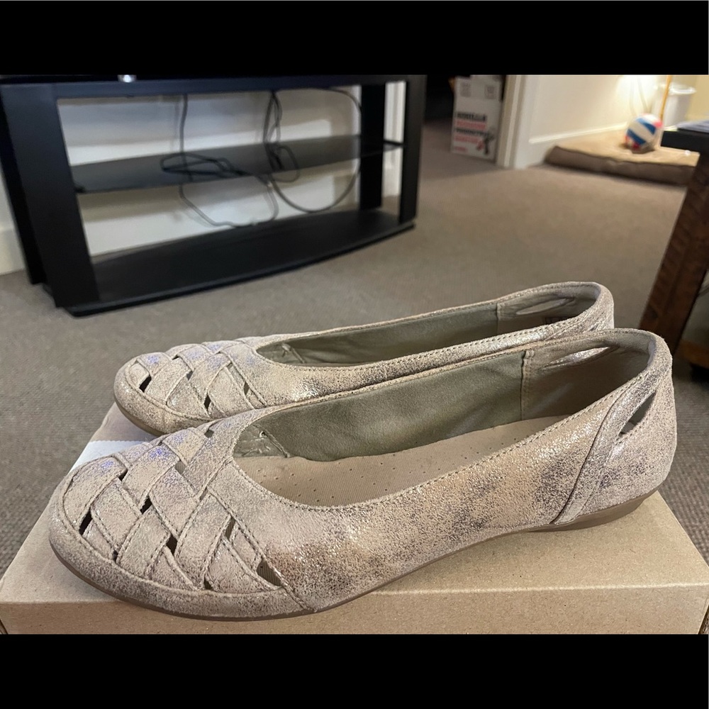 Light tan Clark’s slip on shoes